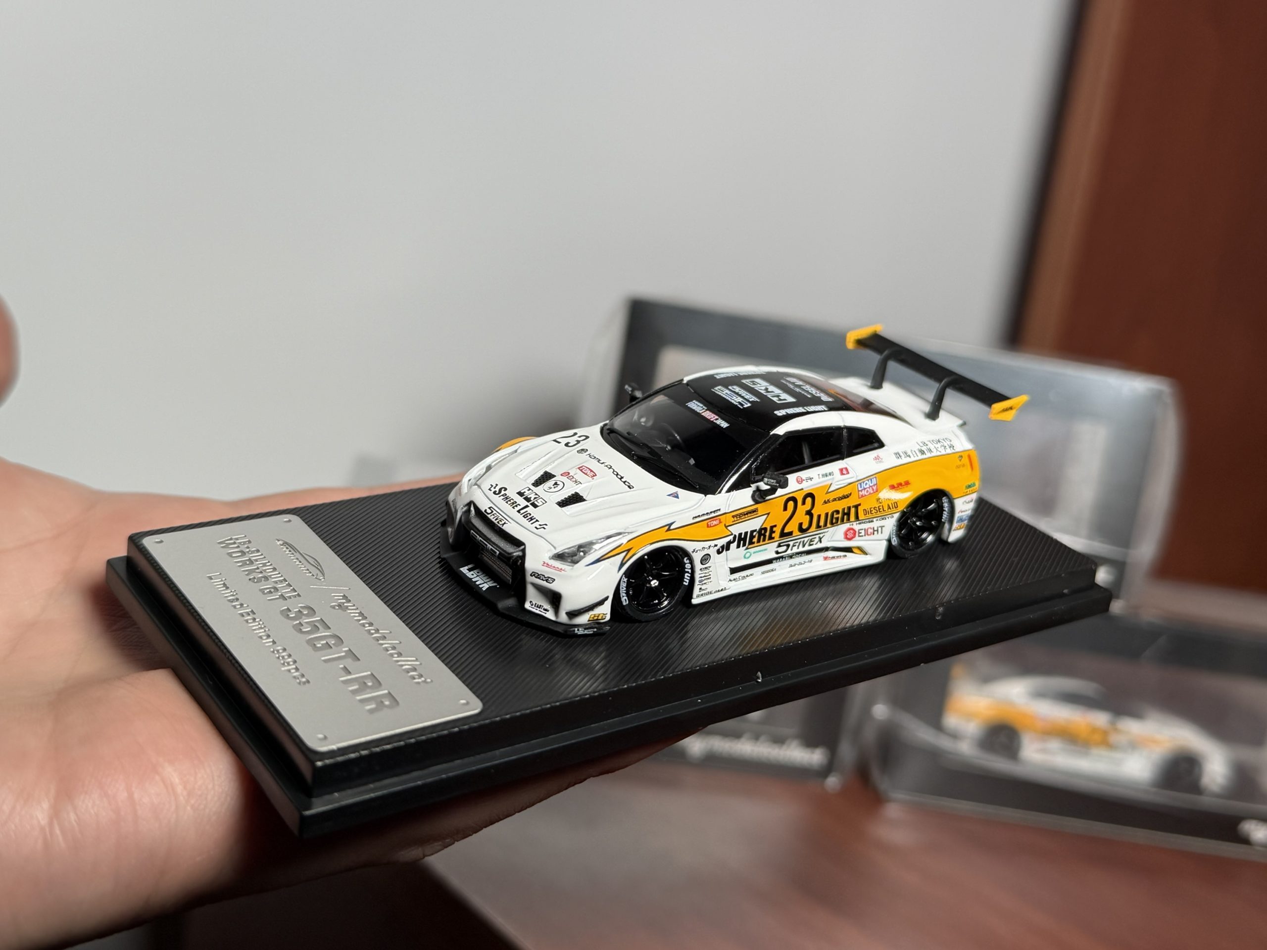 MyModelCollect 1:64 Nissan GT-R R35 LBWK Sphere Light - Imagen 6