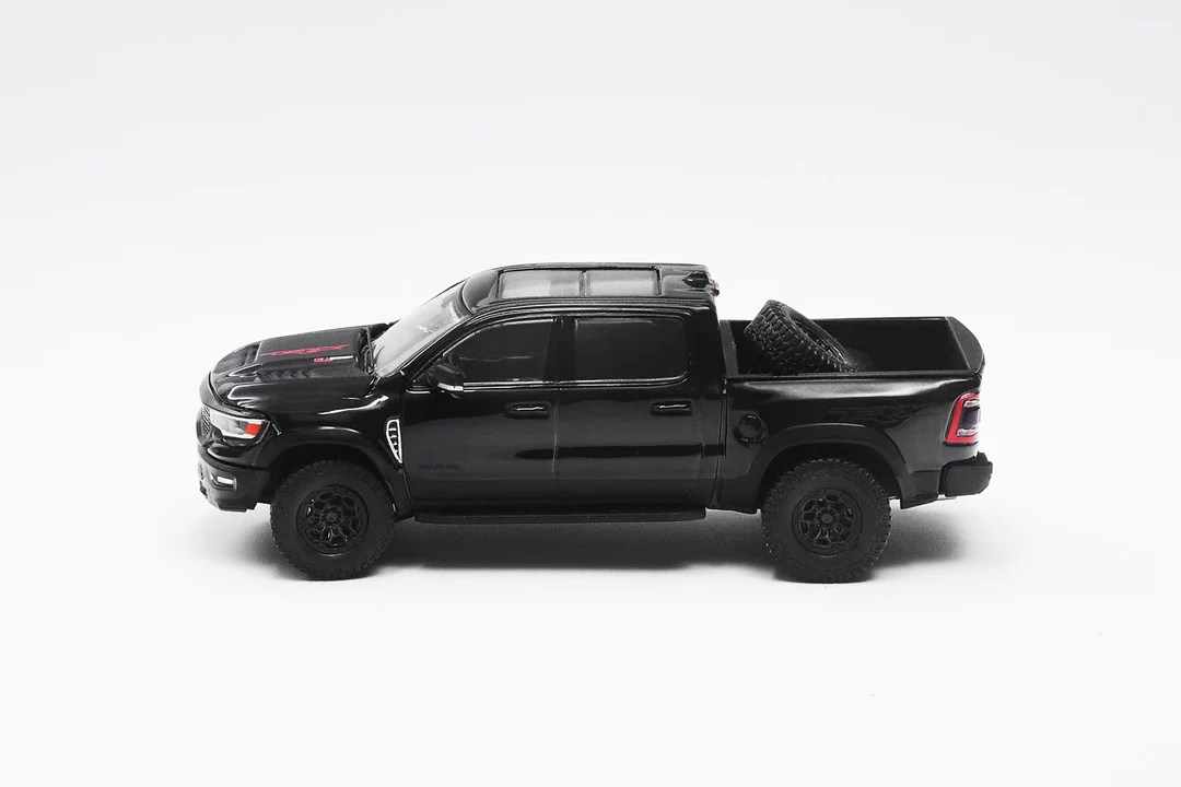Shadow Pro 1:64 Dodge Ram 1500 TRX 2023 Pickup Negra - Imagen 2