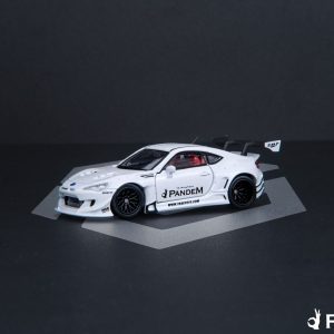 *PREORDEN* FG 1/64 Subaru Pandem BRZ Blanco con puertas móviles