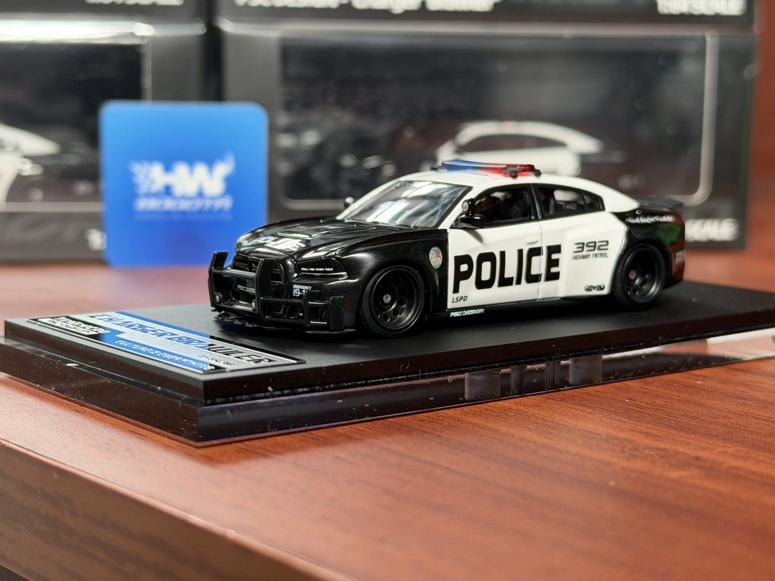 TimeMicro × PSC DESIGN 1:64 Warhorse "Brawler" Charger LSPD Police Car Simulation - Imagen 5