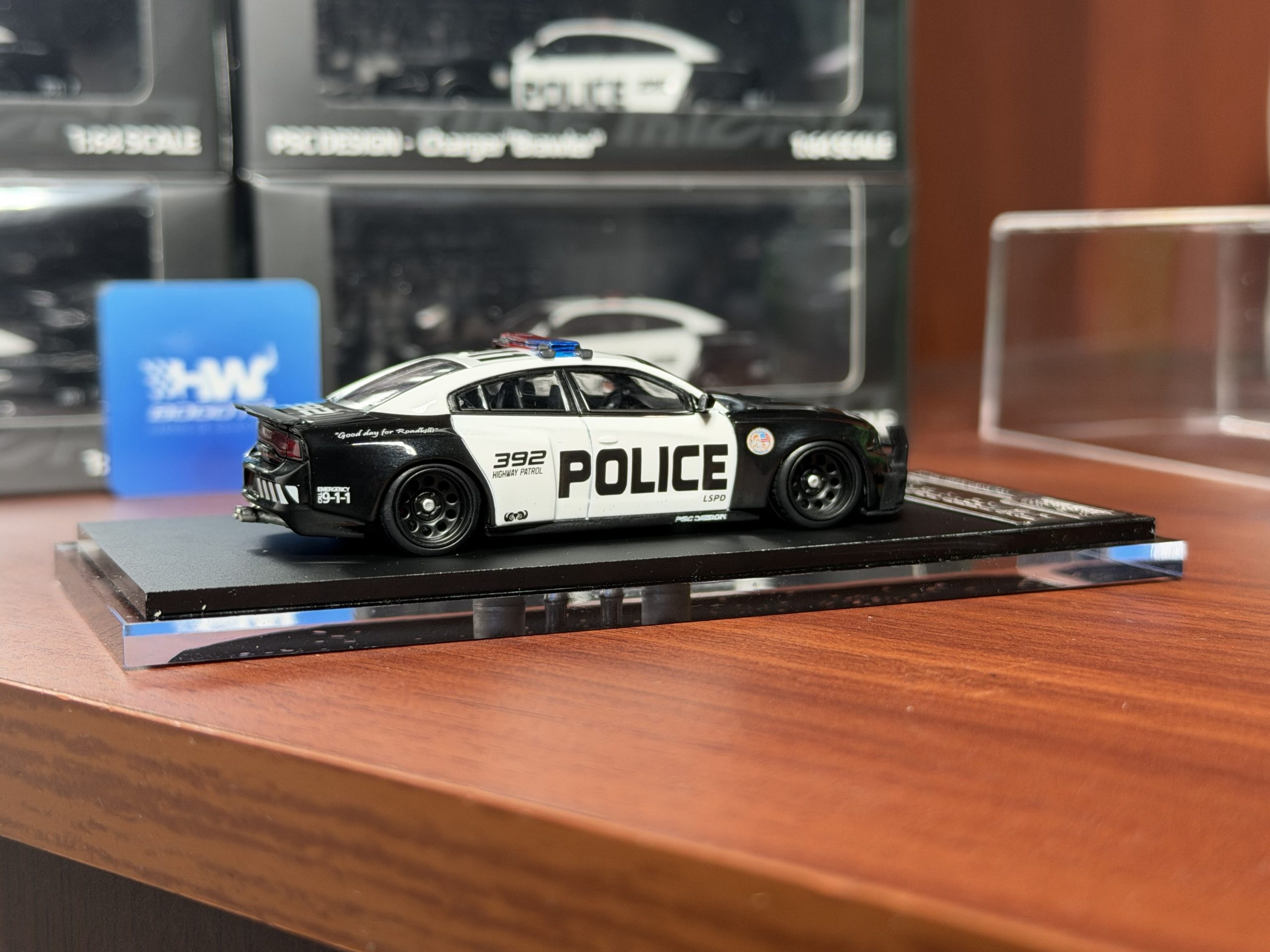 TimeMicro × PSC DESIGN 1:64 Warhorse "Brawler" Charger LSPD Police Car Simulation - Imagen 2