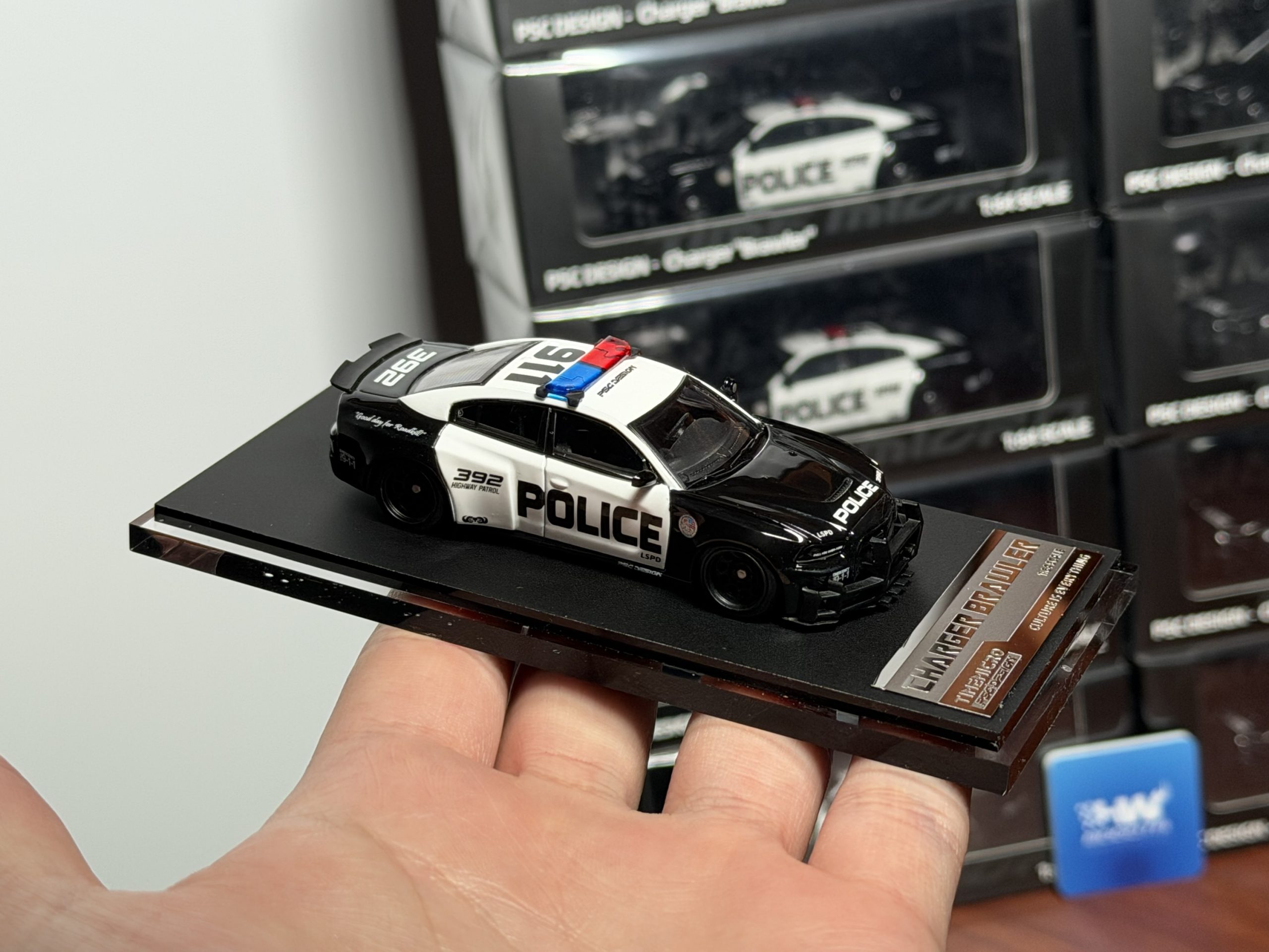 TimeMicro × PSC DESIGN 1:64 Warhorse "Brawler" Charger LSPD Police Car Simulation - Imagen 3