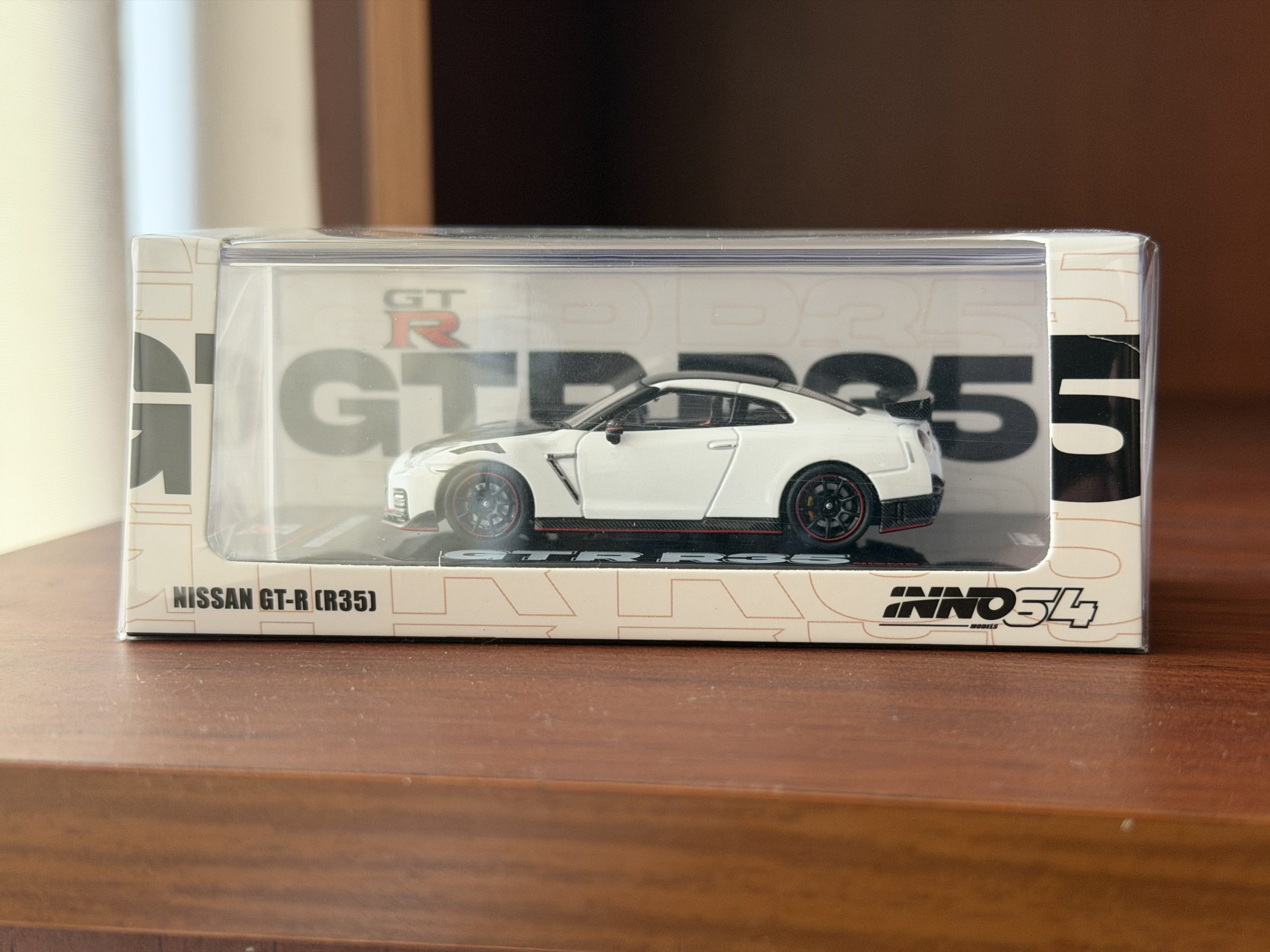 INNO64 1/64 NISSAN GT-R (R35) NISMO White