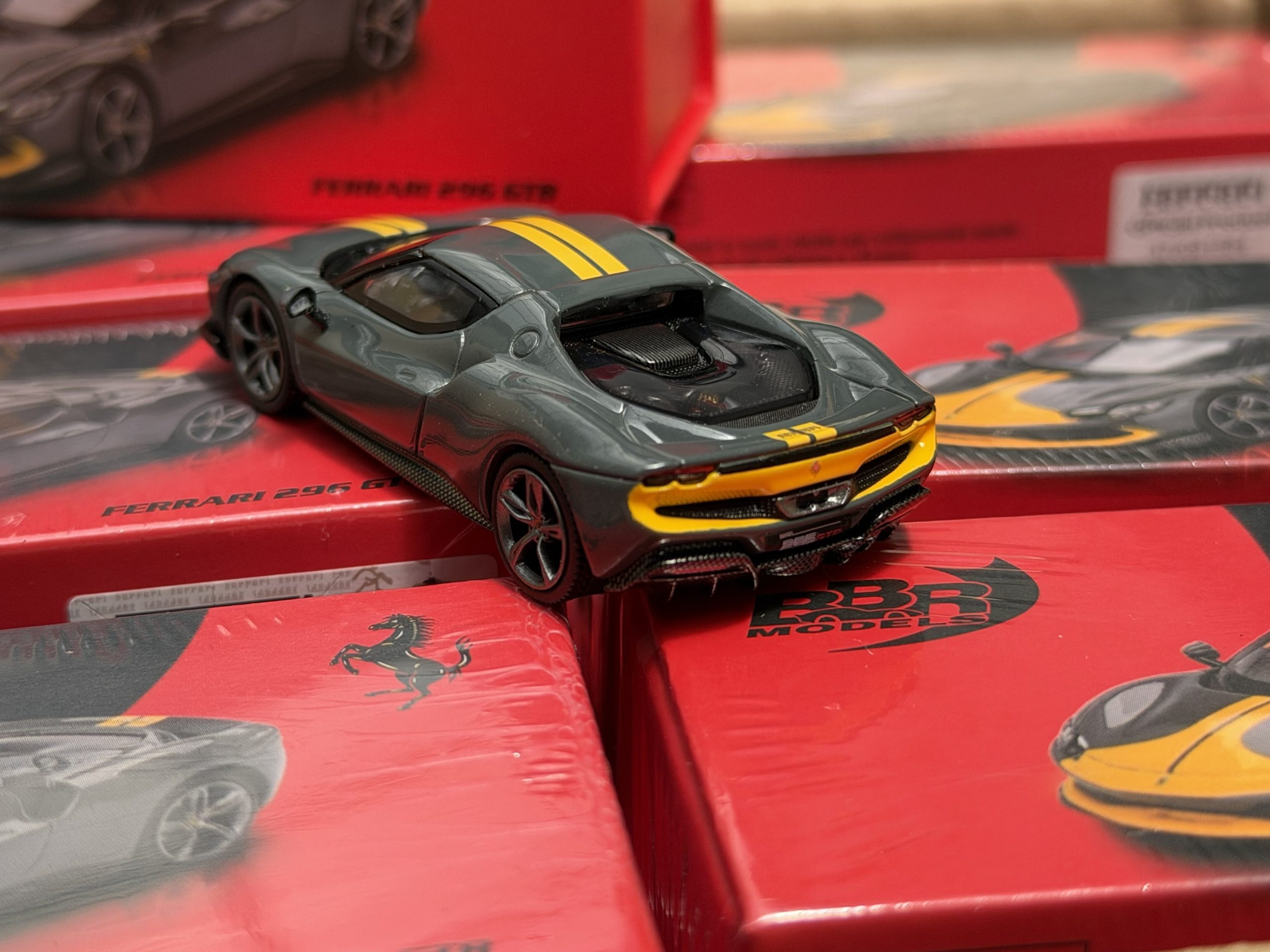 Ferrari 296 GTB Assetto Fiorano Grigio Scuro - Imagen 5