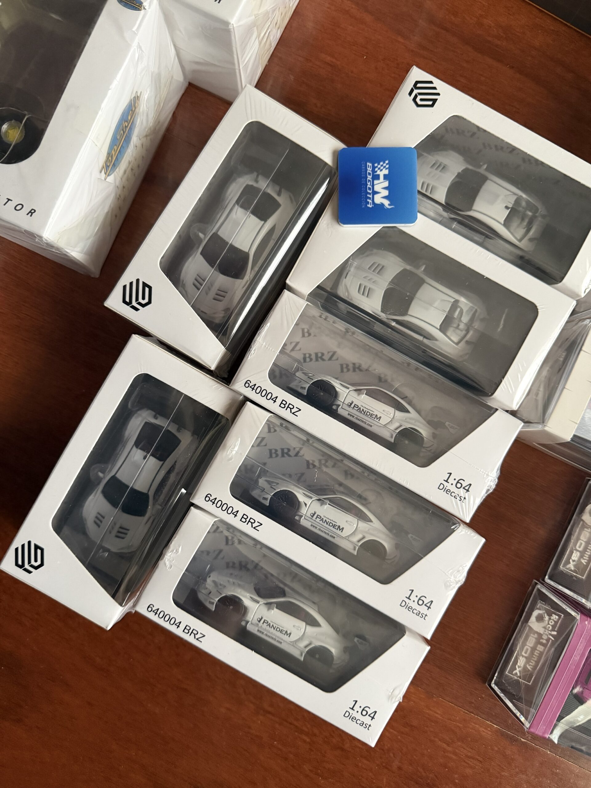 FG 1/64 Subaru Pandem BRZ Blanco con puertas móviles - Imagen 2