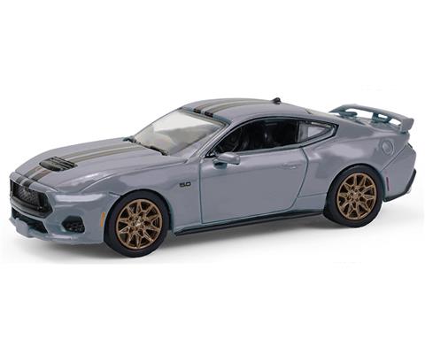 Greenlight 1:64 2024 Ford Mustang GT – Dark Matter Gray – Bronze Appearance - Imagen 2