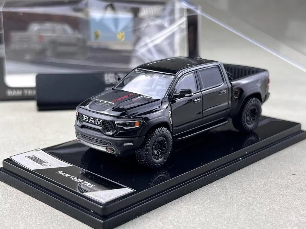 Shadow Pro 1:64 Dodge Ram 1500 TRX 2023 Pickup Negra - Imagen 3