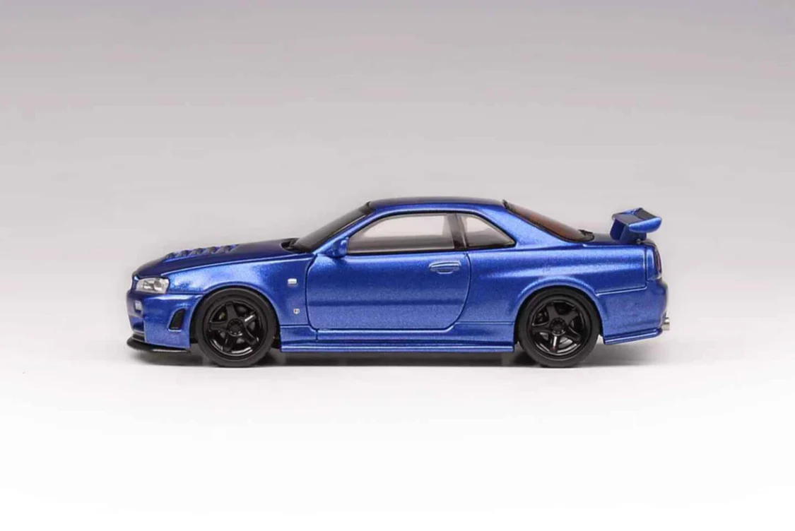 Motorhelix 1:64 Nissan Skyline Mk5 R34 Nismo Z-Tune Bayside Blue - Imagen 3