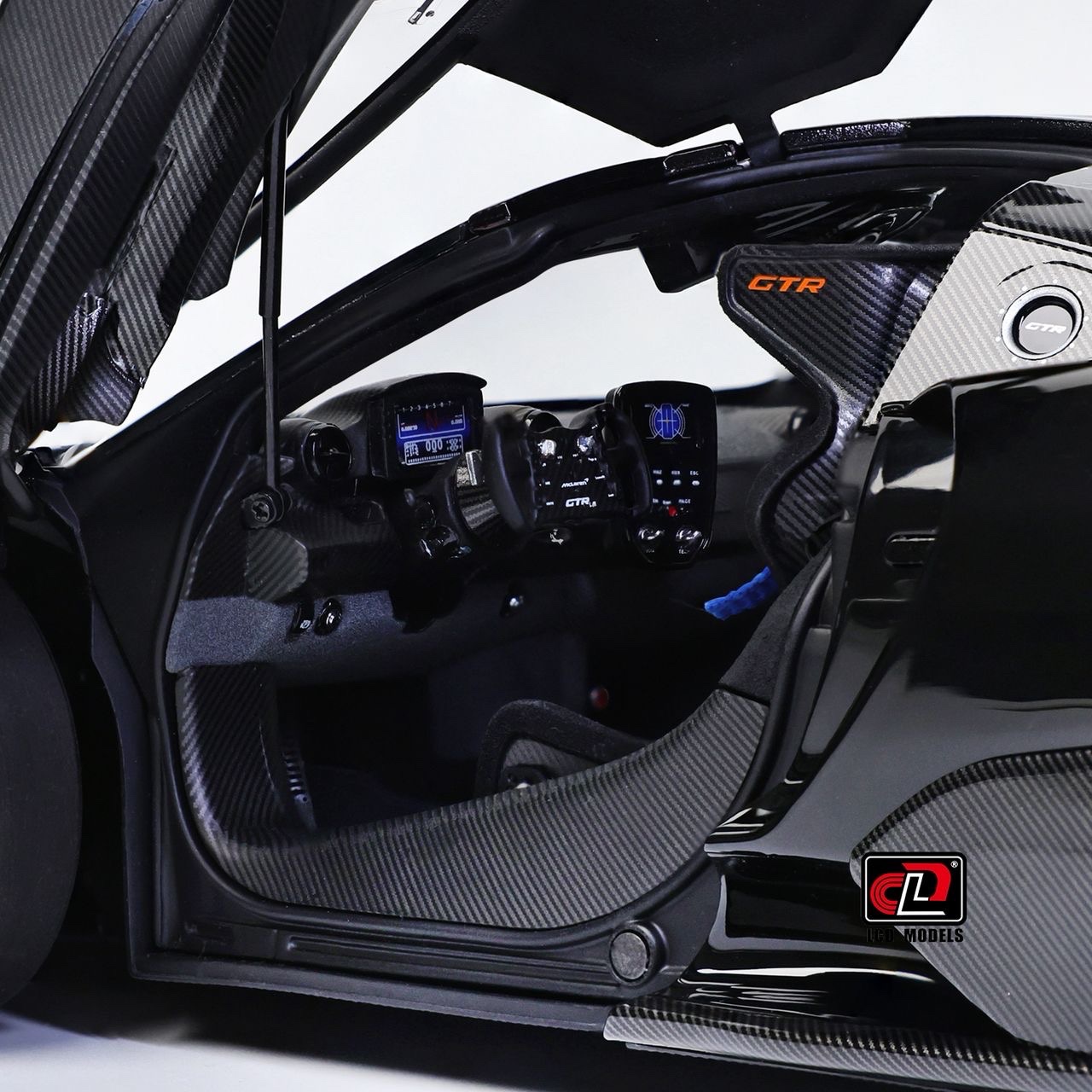 *PREORDEN* 1:18 McLaren Senna GTR Negro
