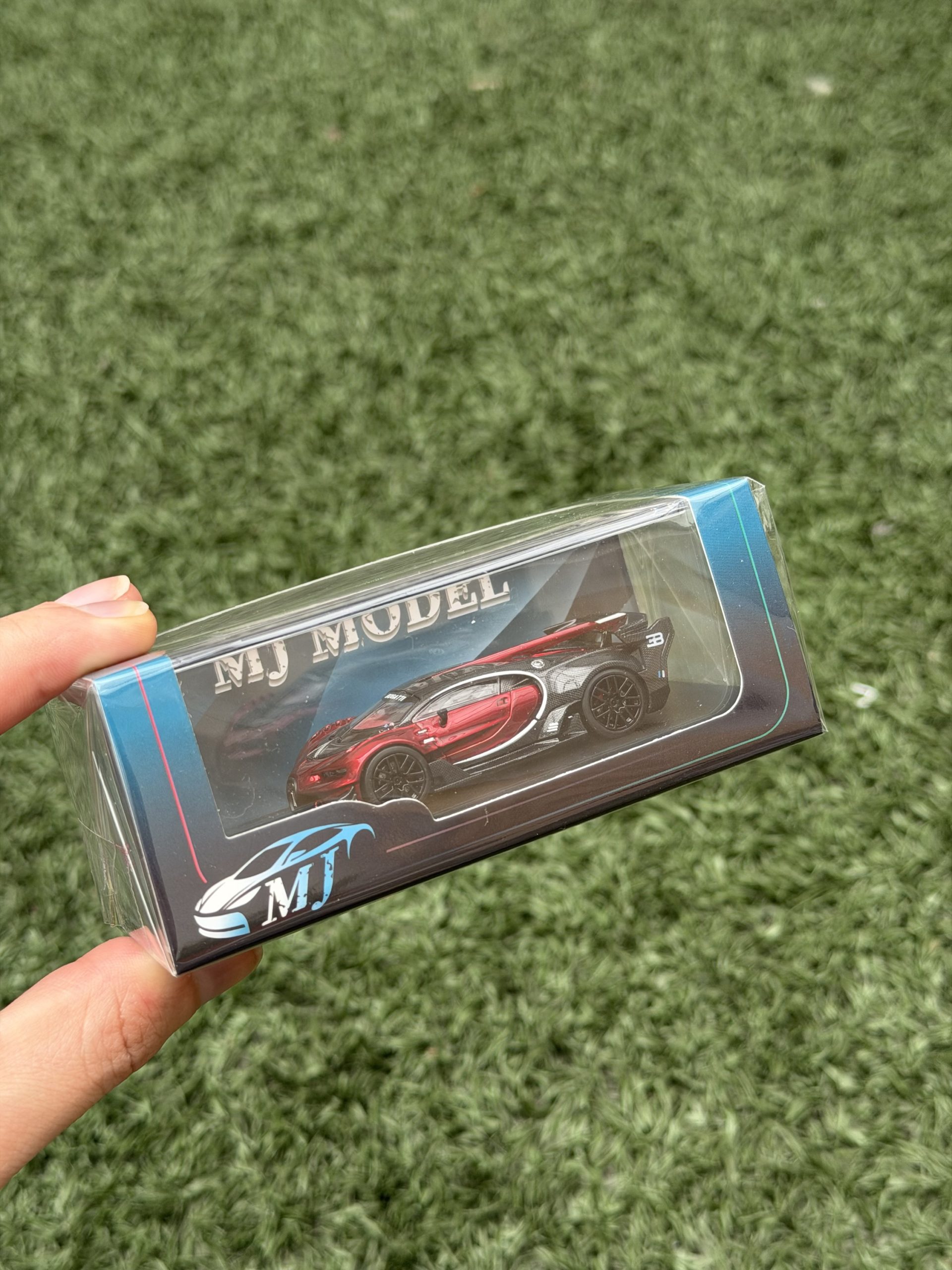 MJ Model 1:64 Bugatti Vison GT Rojo