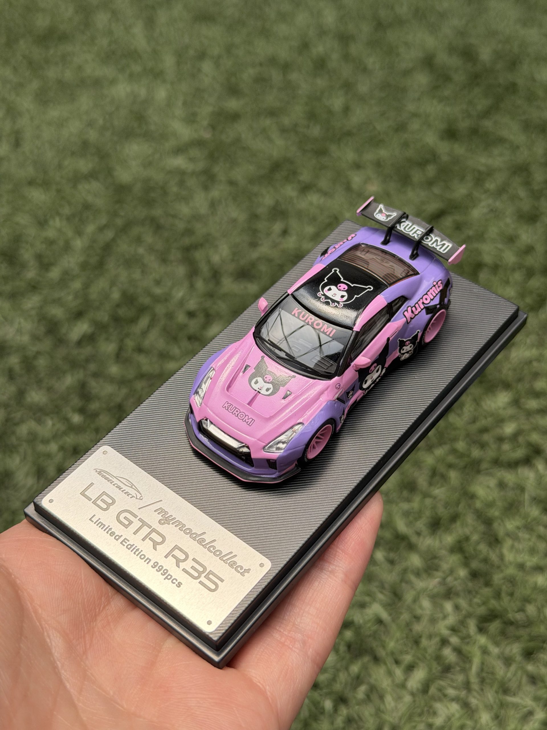 Mymodelcollect 1:64 Nissan GTR R35 Kuromi - Imagen 4