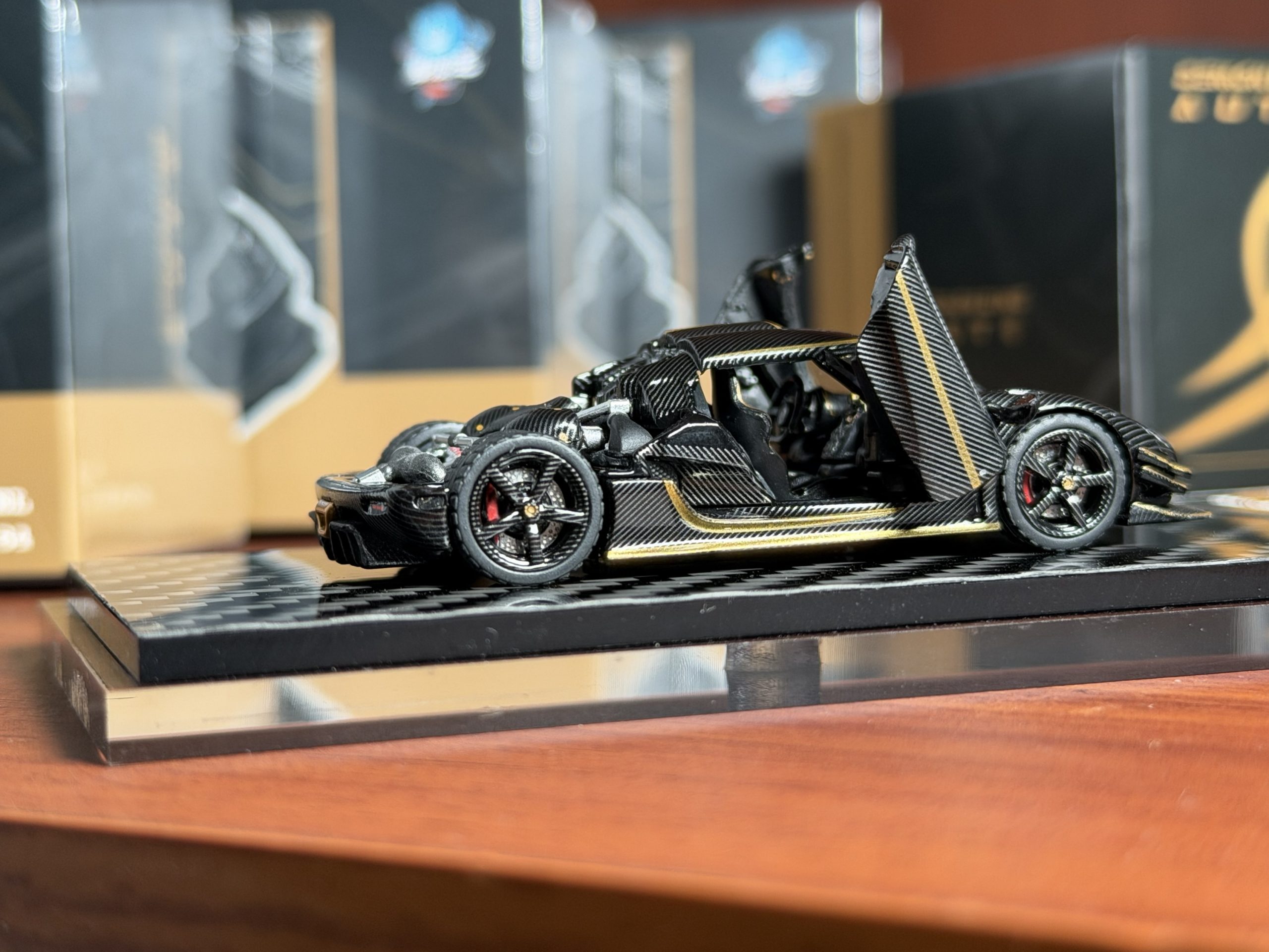 Demon King Auto 1:64 Koenigsegg One:1 Phoenix - Imagen 3