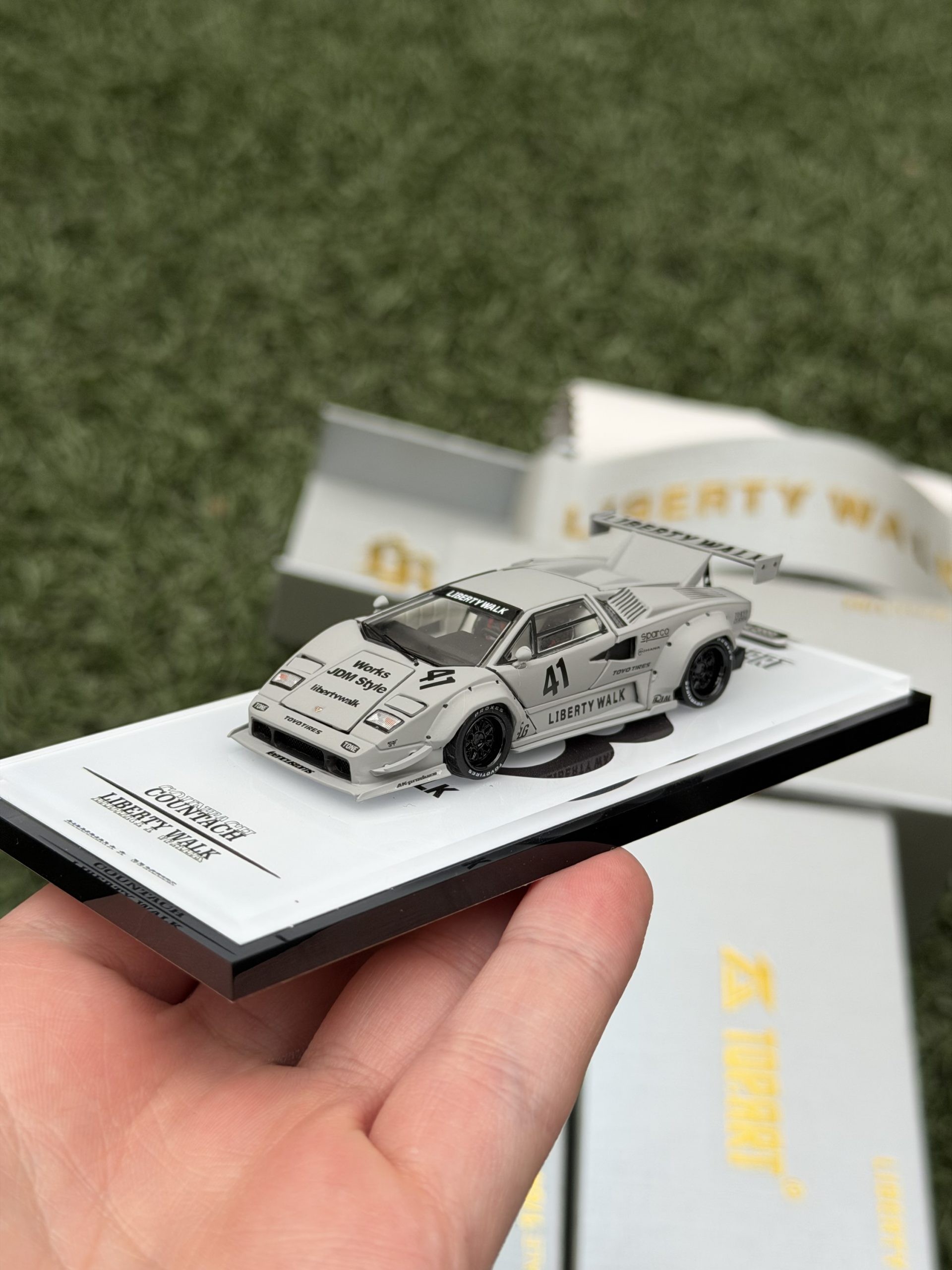 Top Art 1:64 Lamborghini Countach LBWK Zero Fighter - Imagen 3