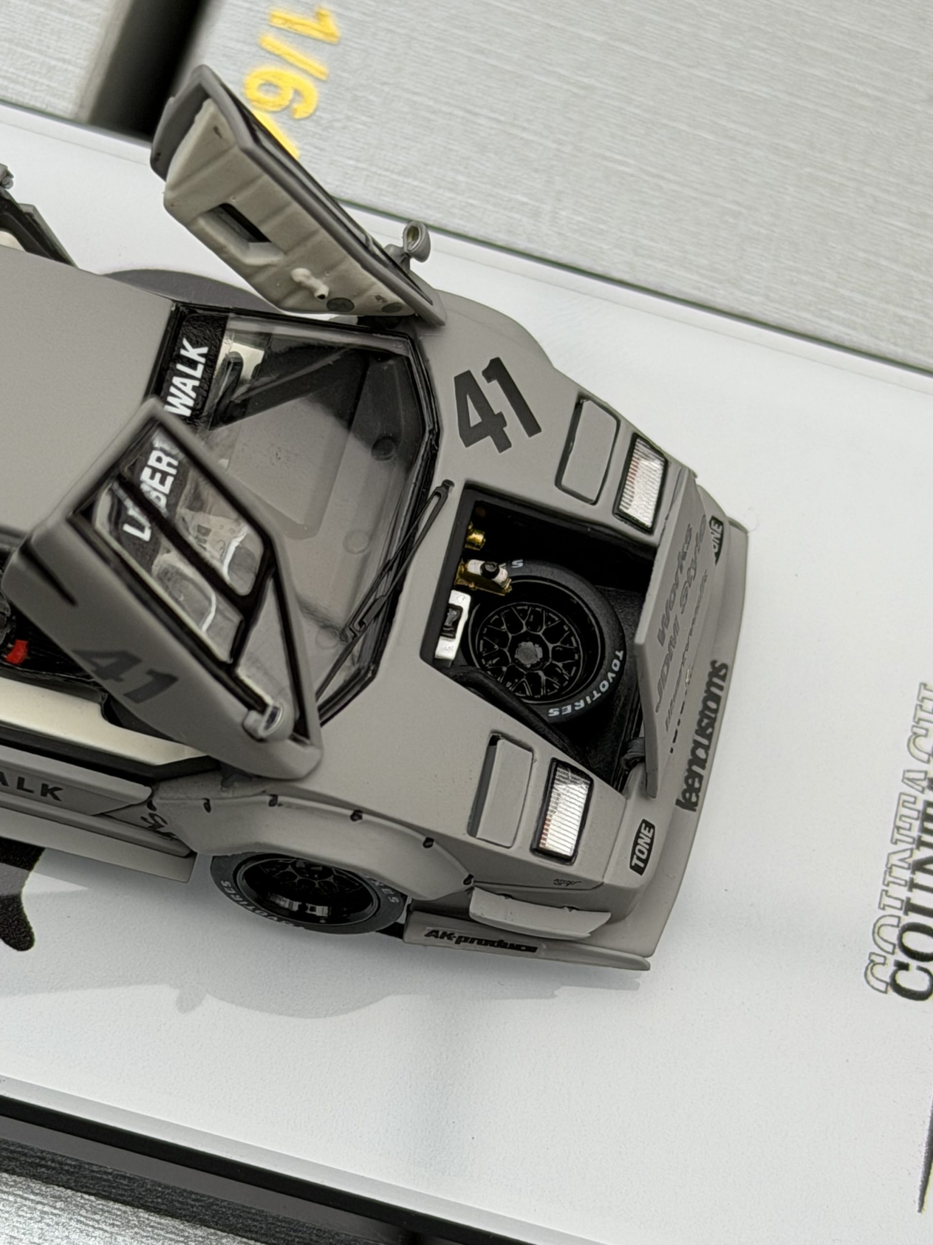 Top Art 1:64 Lamborghini Countach LBWK Zero Fighter - Imagen 6