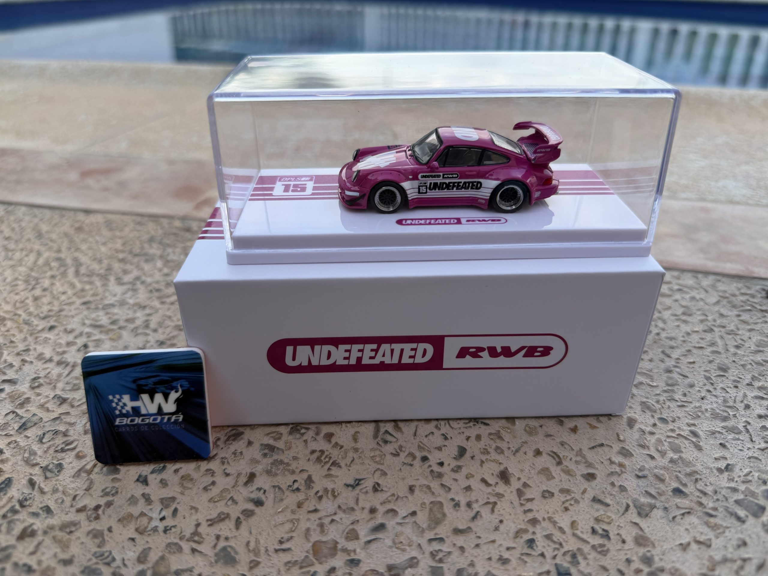 INNO64 x DPLS x UNDEFEATED 1:64 Porsche RWB 964 Pink | TOKYO AUTO SALON 2026 - Imagen 2