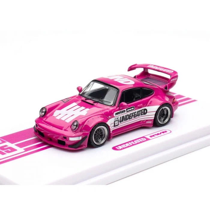 INNO64 x DPLS x UNDEFEATED 1:64 Porsche RWB 964 Pink | TOKYO AUTO SALON 2026 - Imagen 7