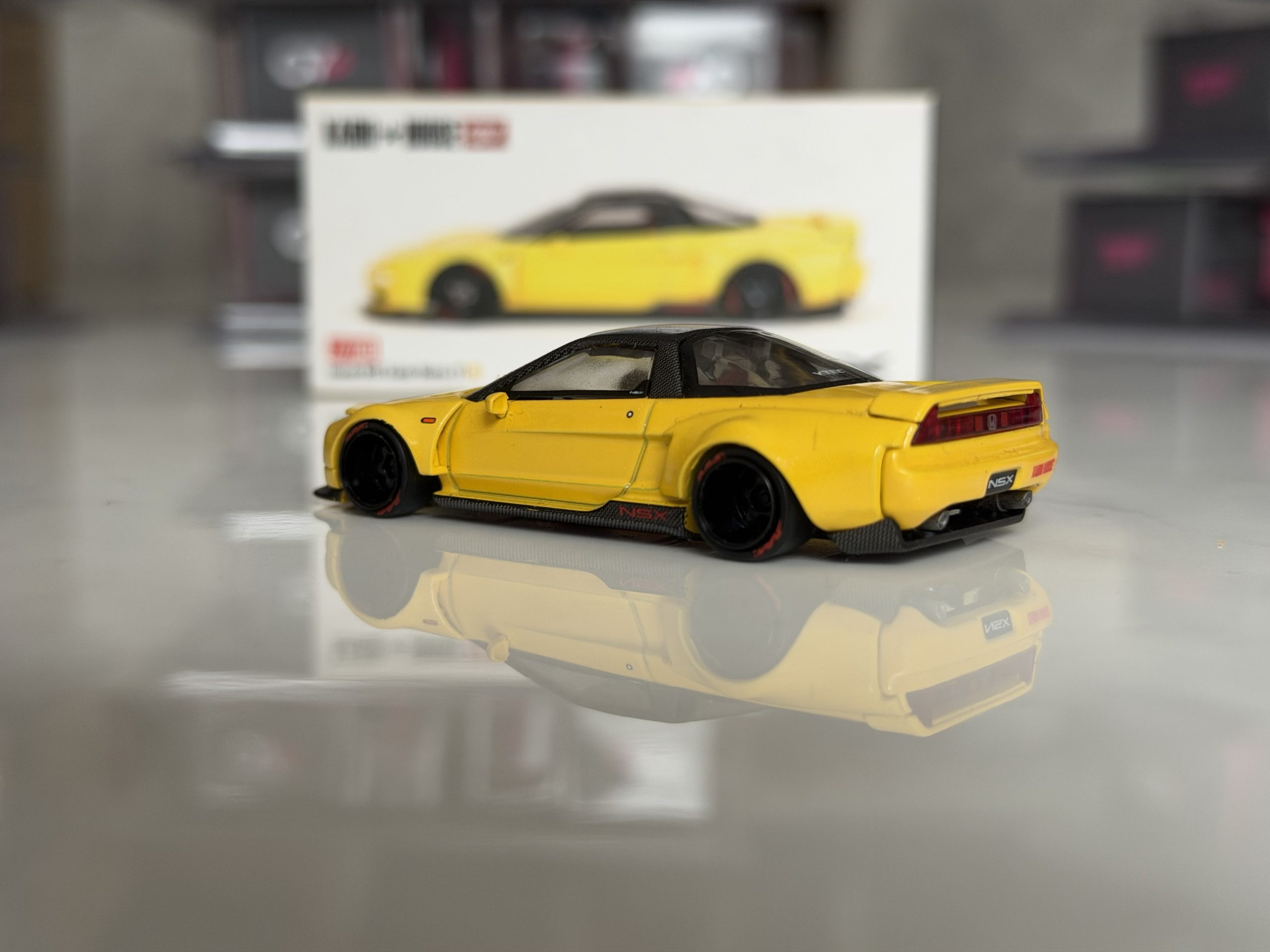 Kaido House x Mini GT 1:64 Honda NSX Kaido WORKS V1 – Yellow (Modelo Abierto) - Imagen 3
