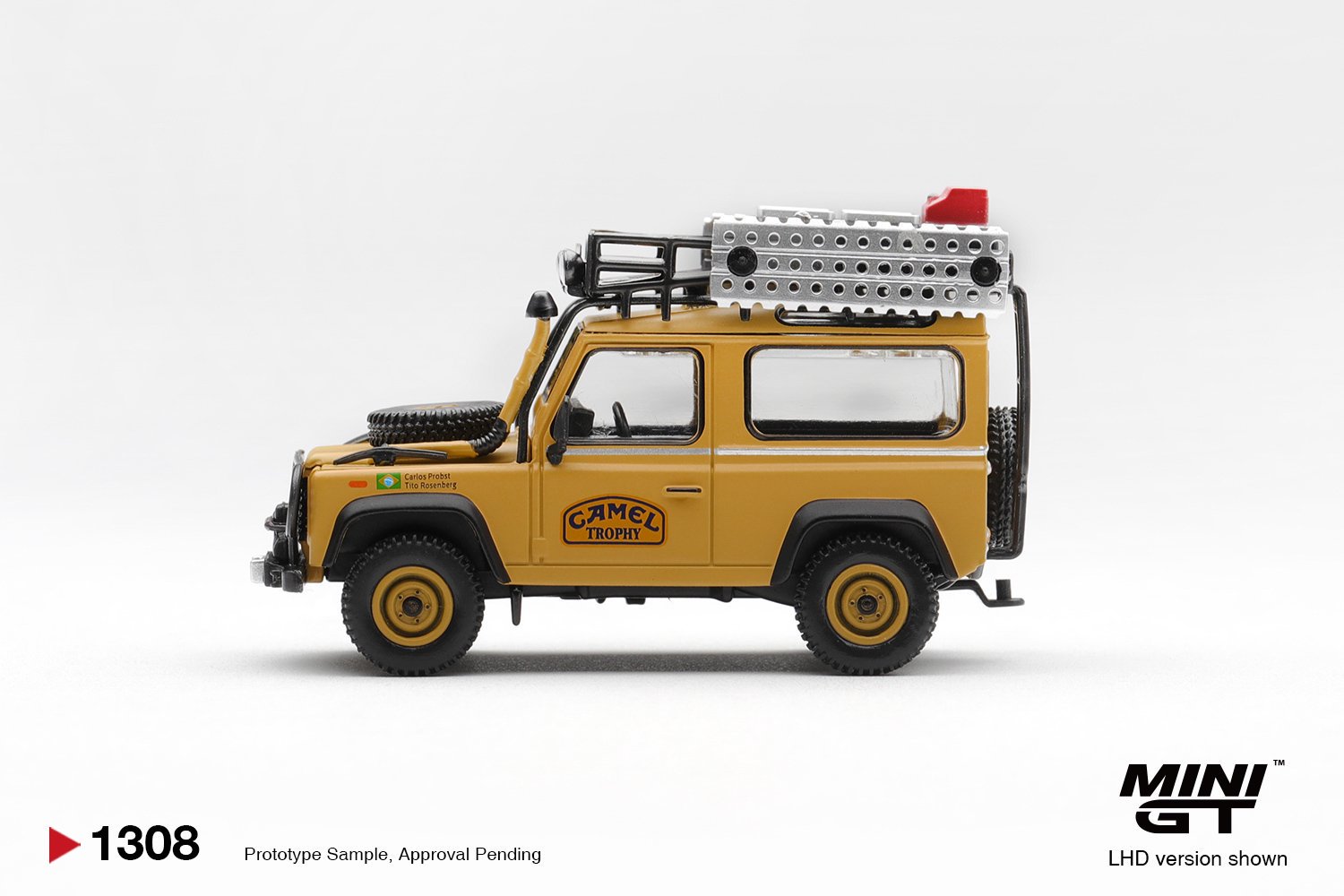 *PREORDEN* Mini GT 1:64 Land Rover Defender 90 1985 Camel Trophy Borneo Team Brazil 1985 - Imagen 2