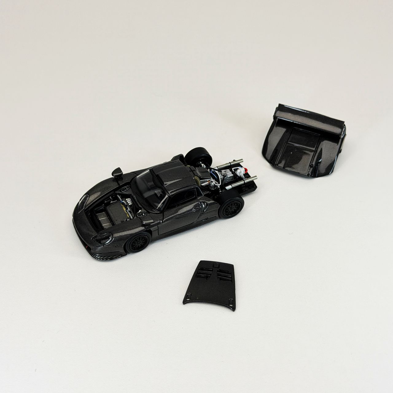 *PREORDEN* Transcend model 1:64 Porsche 911 GT1 24h LeMans 1997 acabado Fibra de Carbono - Imagen 5