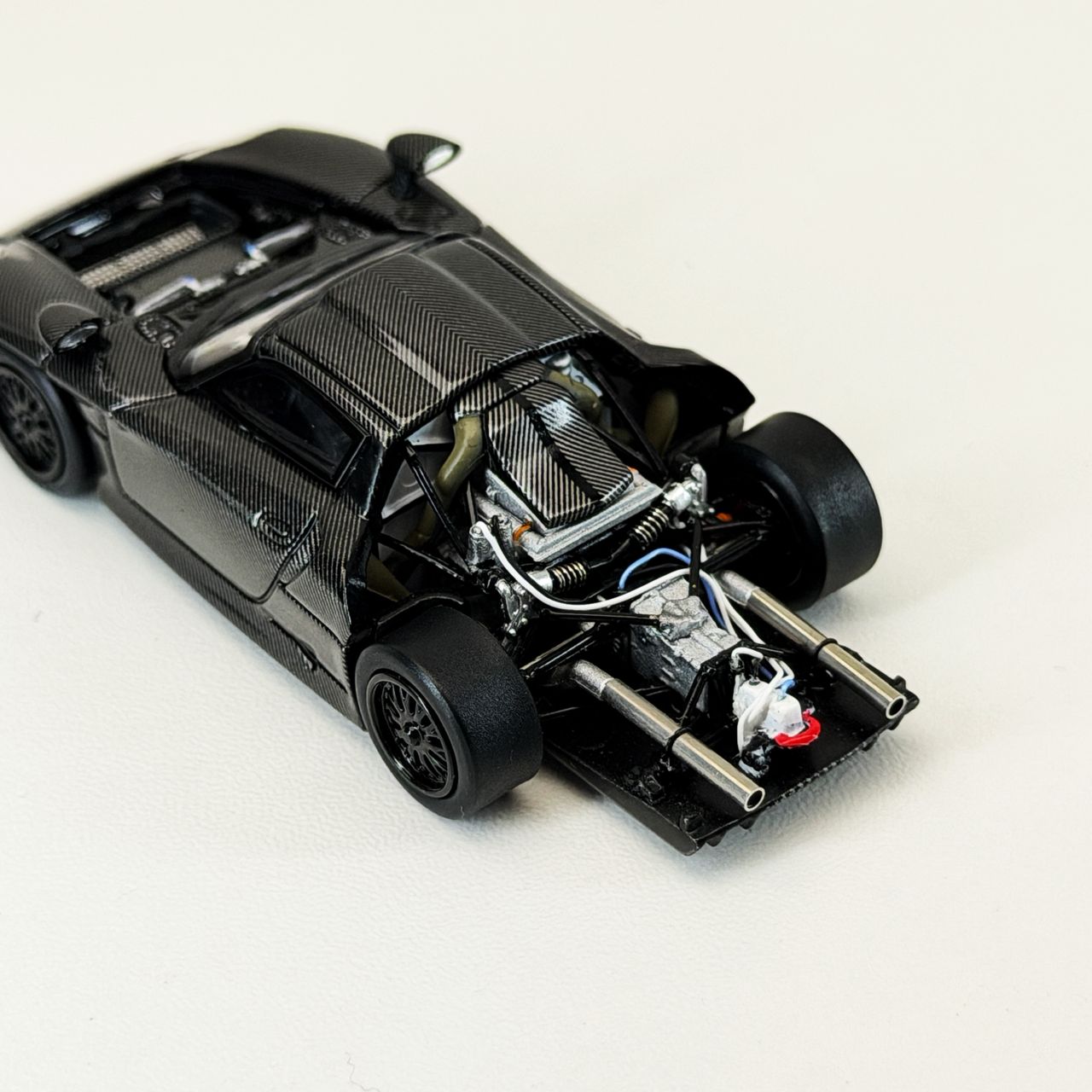 *PREORDEN* Transcend model 1:64 Porsche 911 GT1 24h LeMans 1997 acabado Fibra de Carbono - Imagen 3