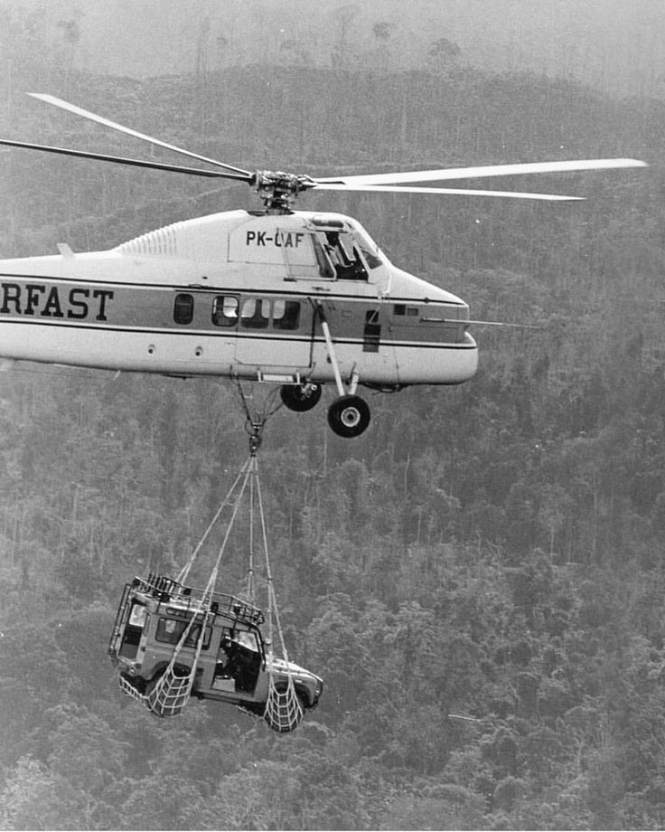 *PREORDEN* Mini GT 1:64 Sikorsky S58T Helicopter 1985 Camel Trophy - Imagen 3