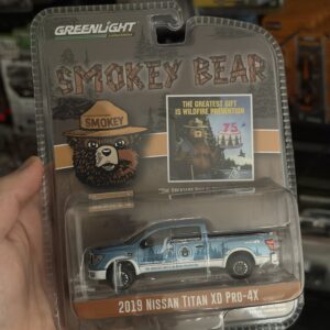Greenlight 1:64 Smokey Bear Series 4 - 2019 Nissan Titan XD Pro-4X