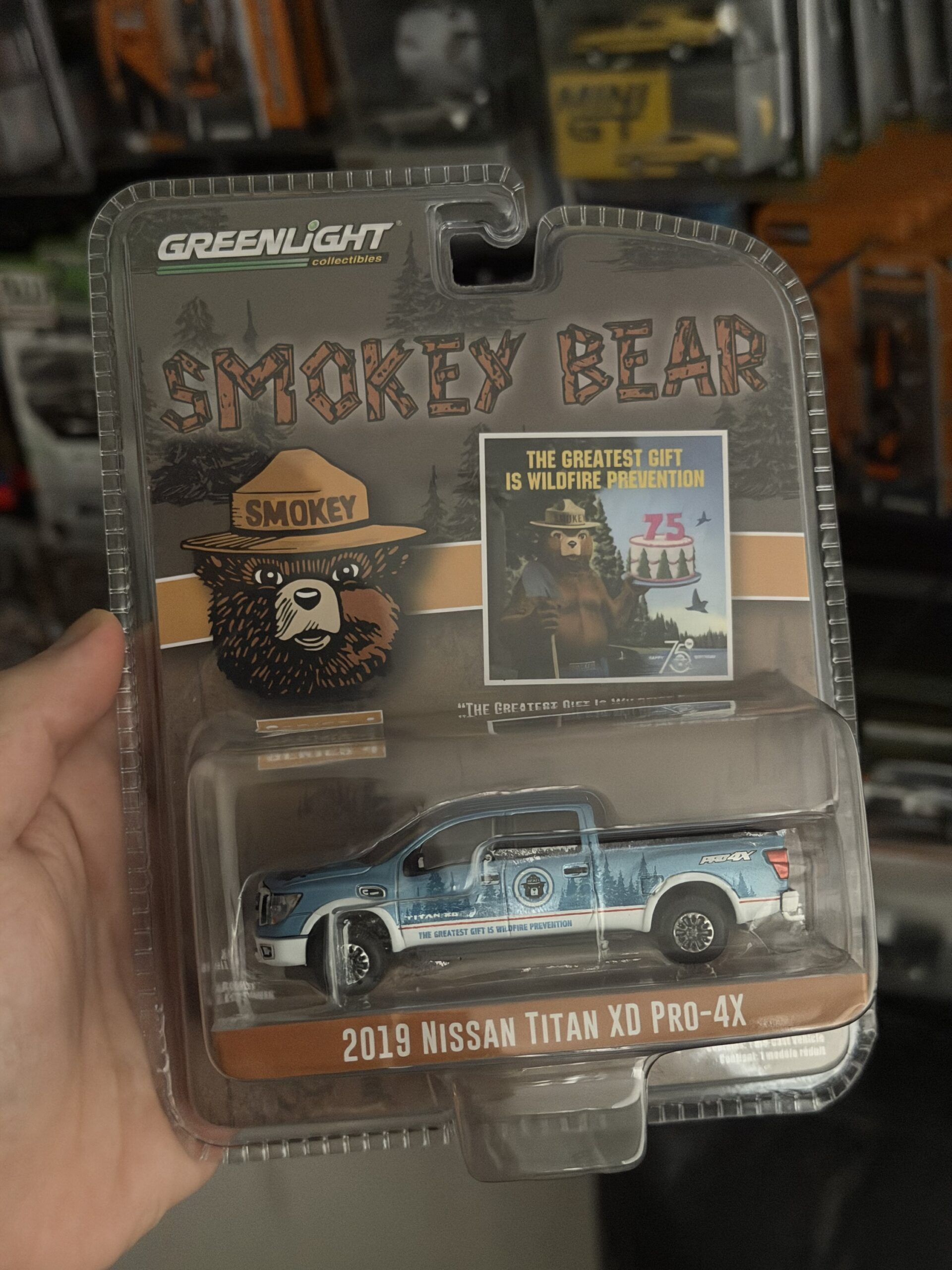 Greenlight 1:64 Smokey Bear Series 4 - 2019 Nissan Titan XD Pro-4X
