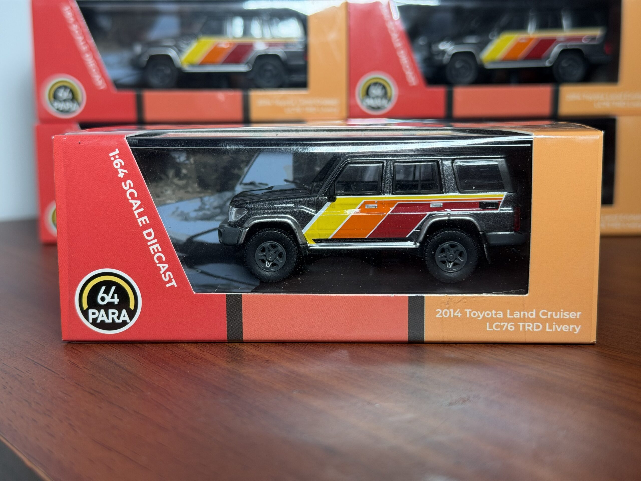 Para64 1:64 2014 Toyota Land Cruiser LC76 TRD Livery