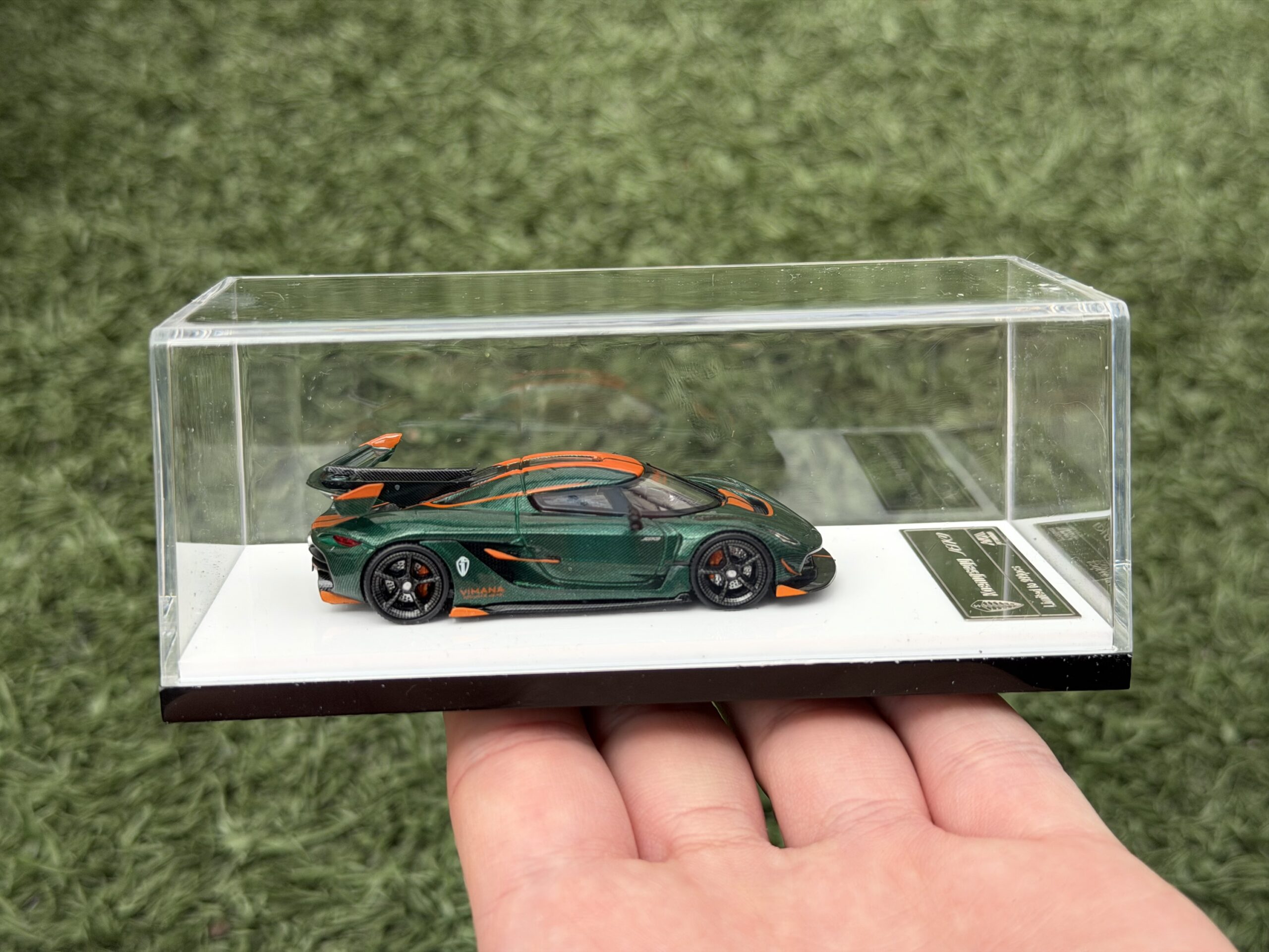 HKM Premium 1:64 Koenigsegg Jesko Attack Fibra de Carbono Verde - Imagen 7