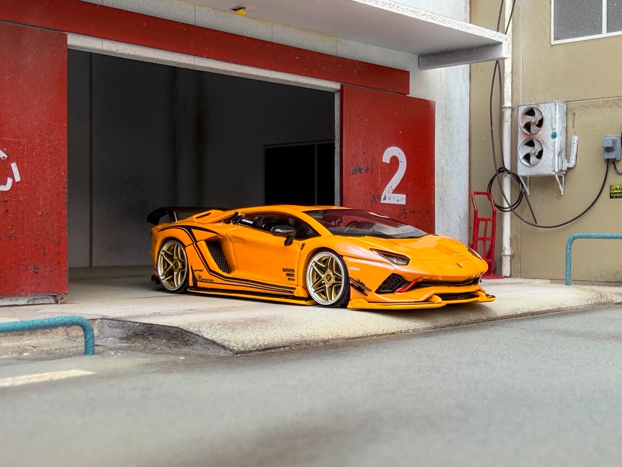*PREORDEN* Rotating Wheel 1/64 Rowen Aventador S Iridescent Yellow - Imagen 7