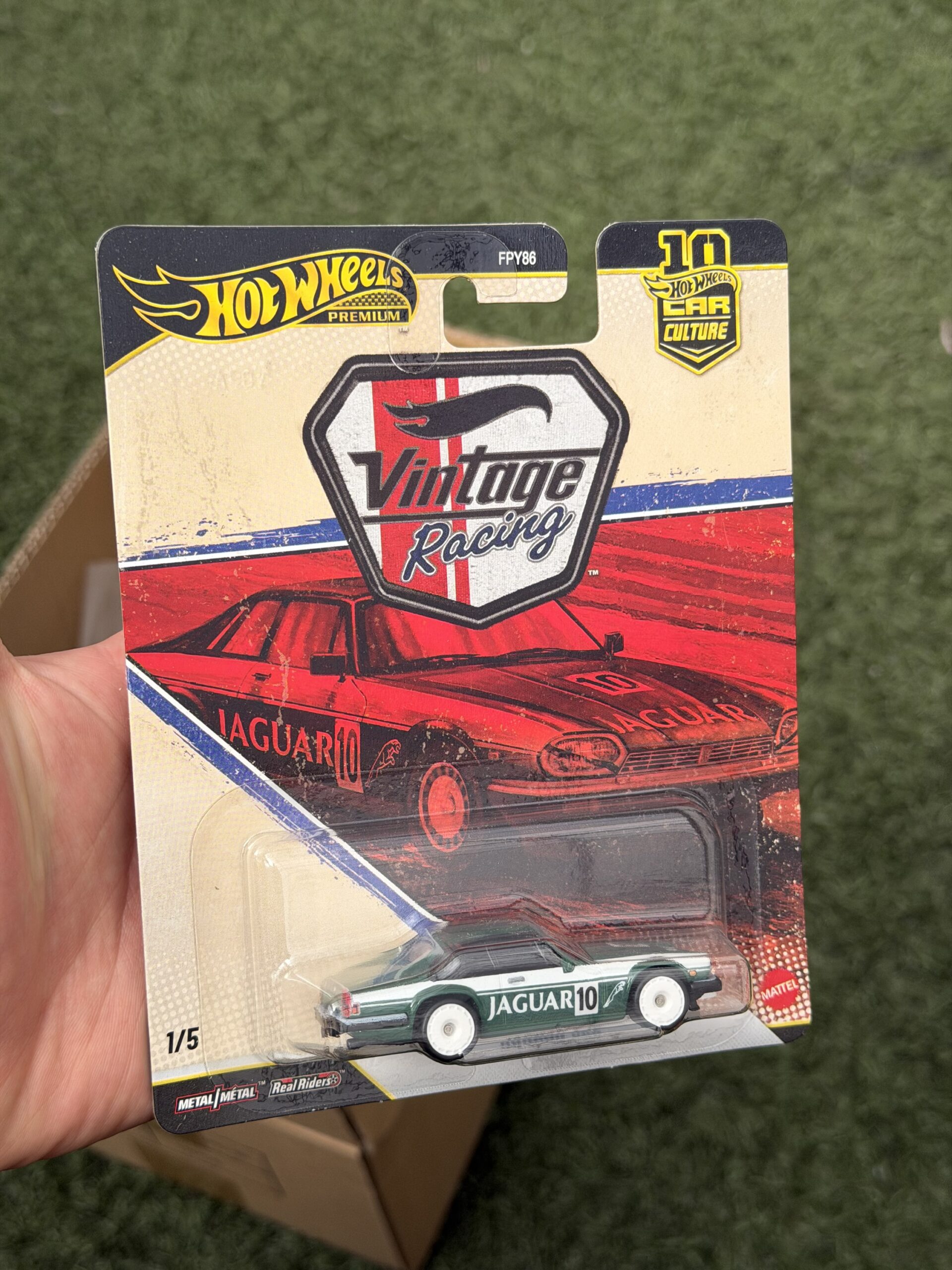 Hot Wheels 1:64 Car Culture 10th Anniversary 2026 Vintage Racing Jaguar XJS