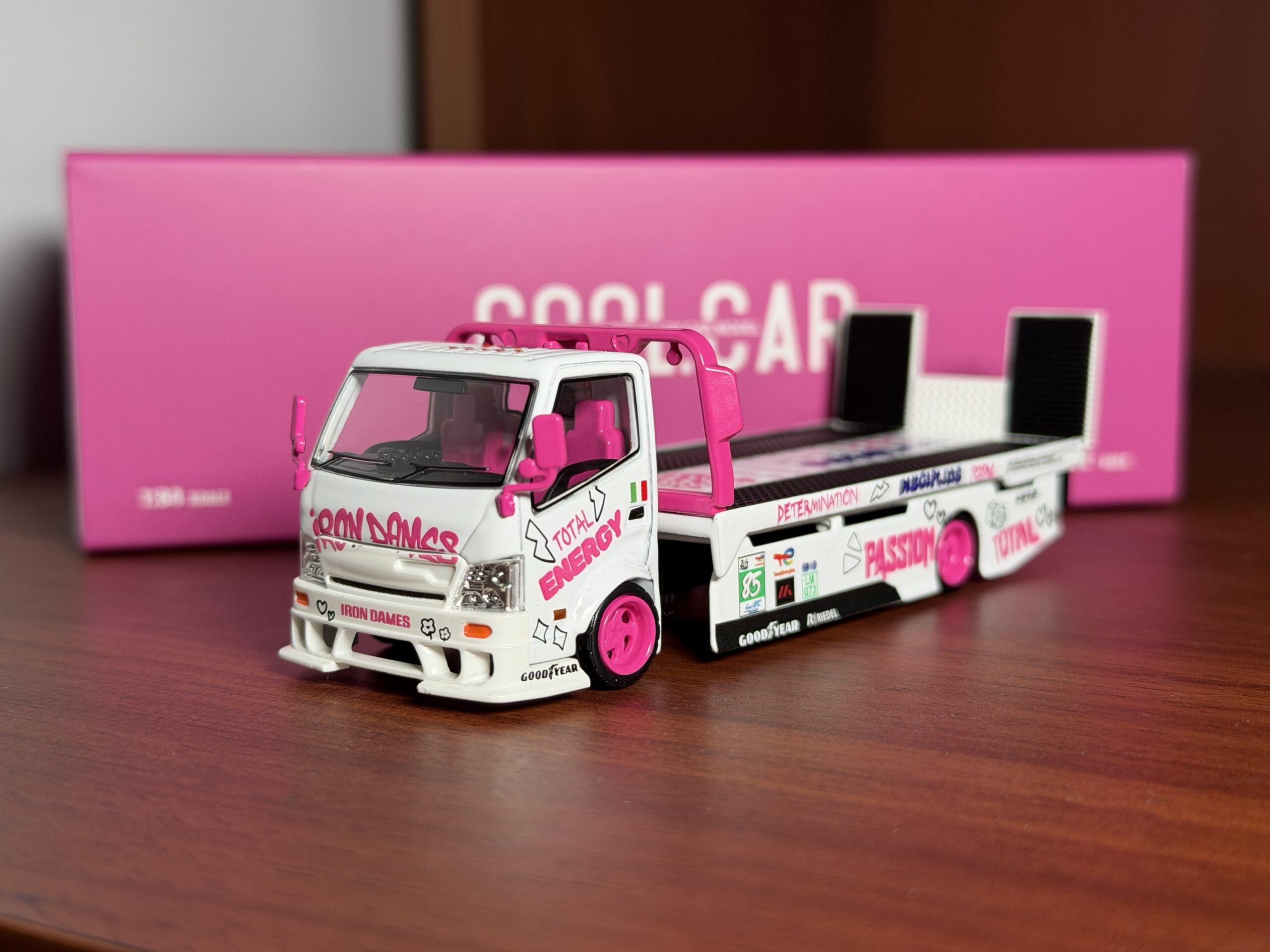 Cool Car 1:64 H300 Iron Dames - Imagen 2