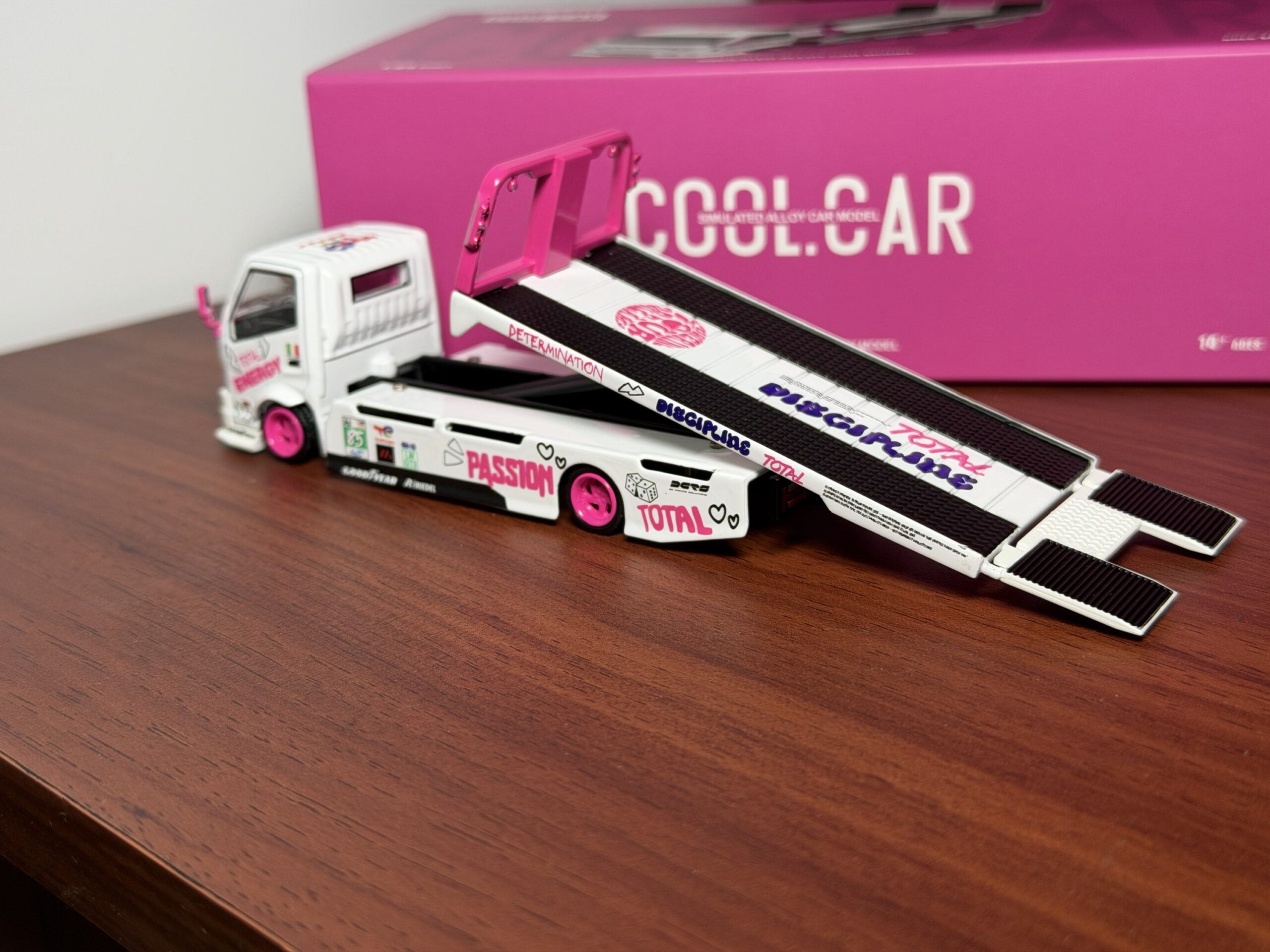 Cool Car 1:64 H300 Iron Dames - Imagen 3