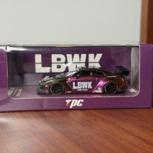 TPC 1:64 Nissan LBWK GTR R35 Camaleón