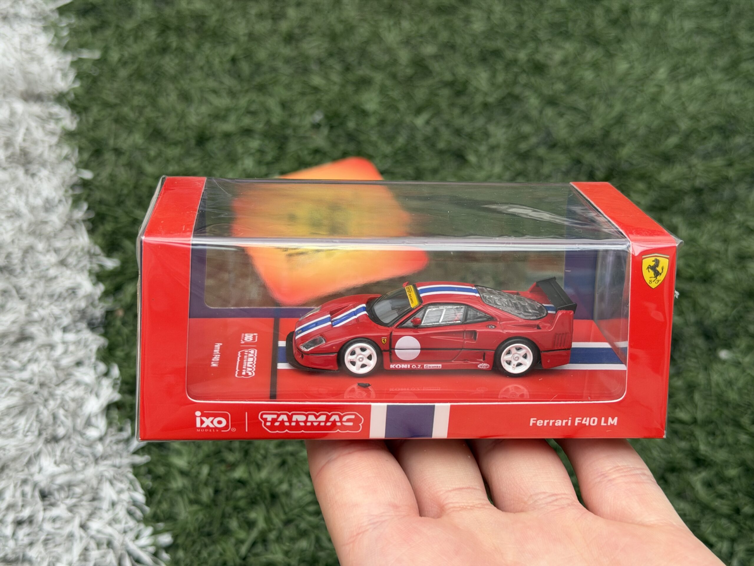 Tarmac 1:64 Ferrari F40 LM Rojo - Imagen 6