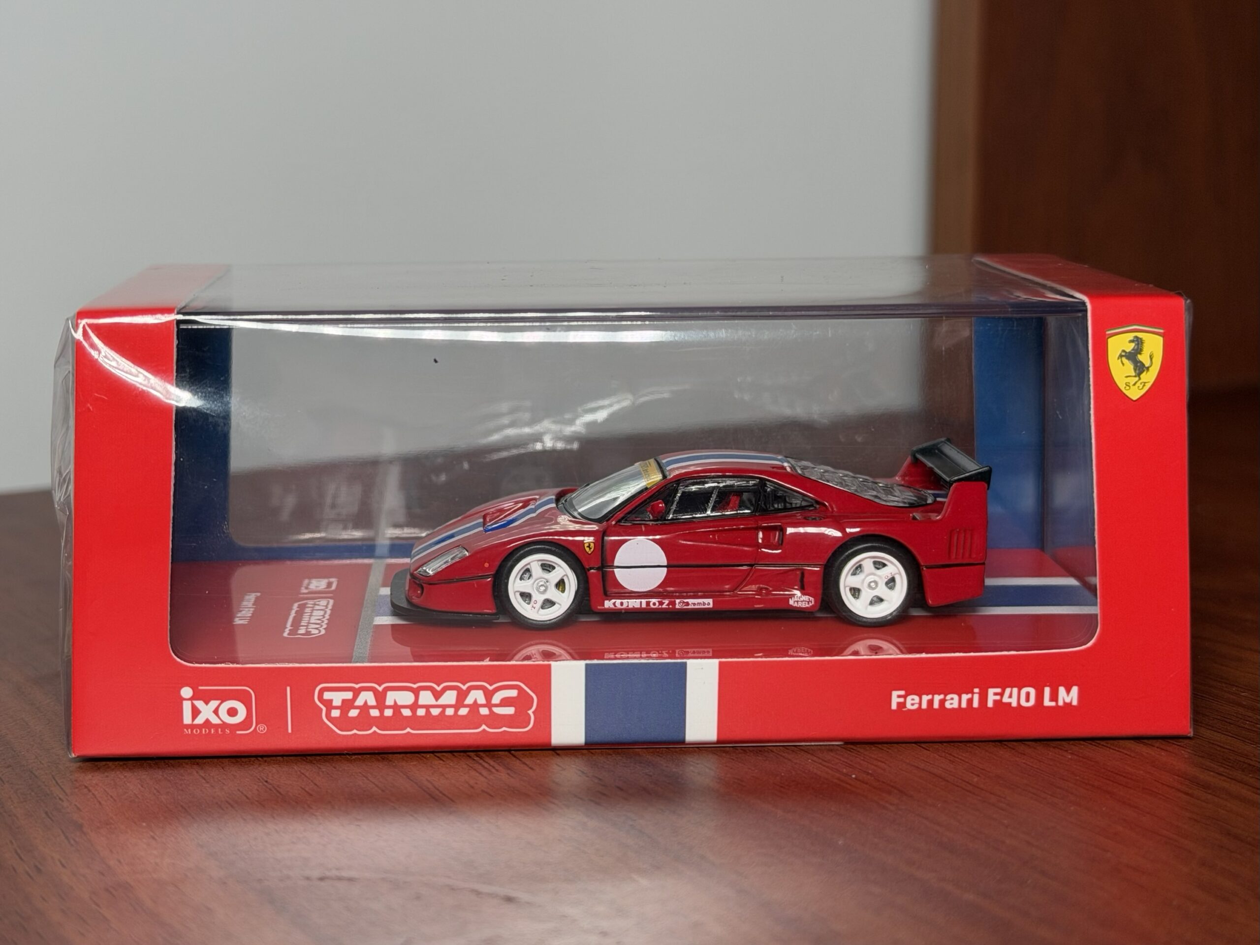 Tarmac 1:64 Ferrari F40 LM Rojo - Imagen 7