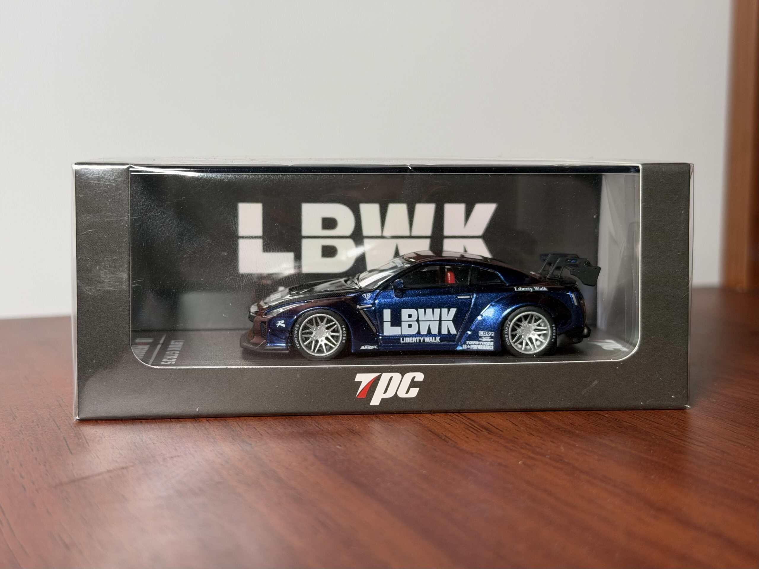 TPC 1:64 Nissan LBWK GTR R35 Midnight Purple