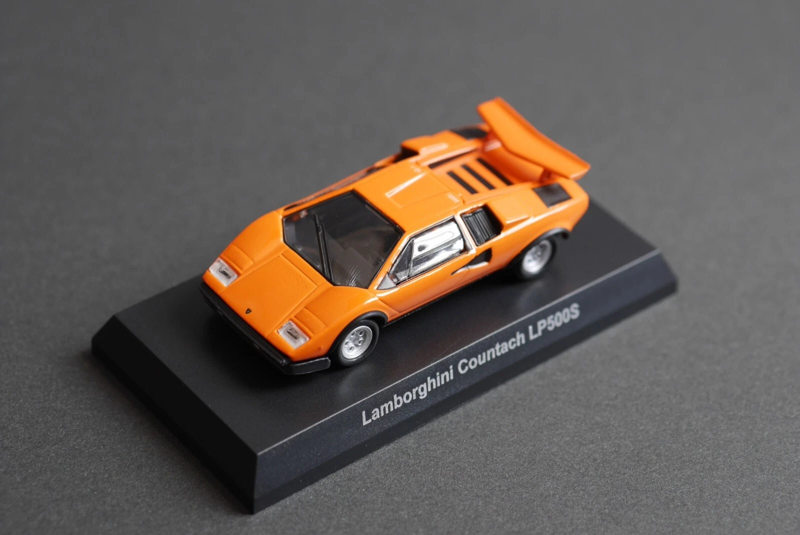 Kyosho 1:64 Lamborghini Countach LP500S Naranja - Imagen 2